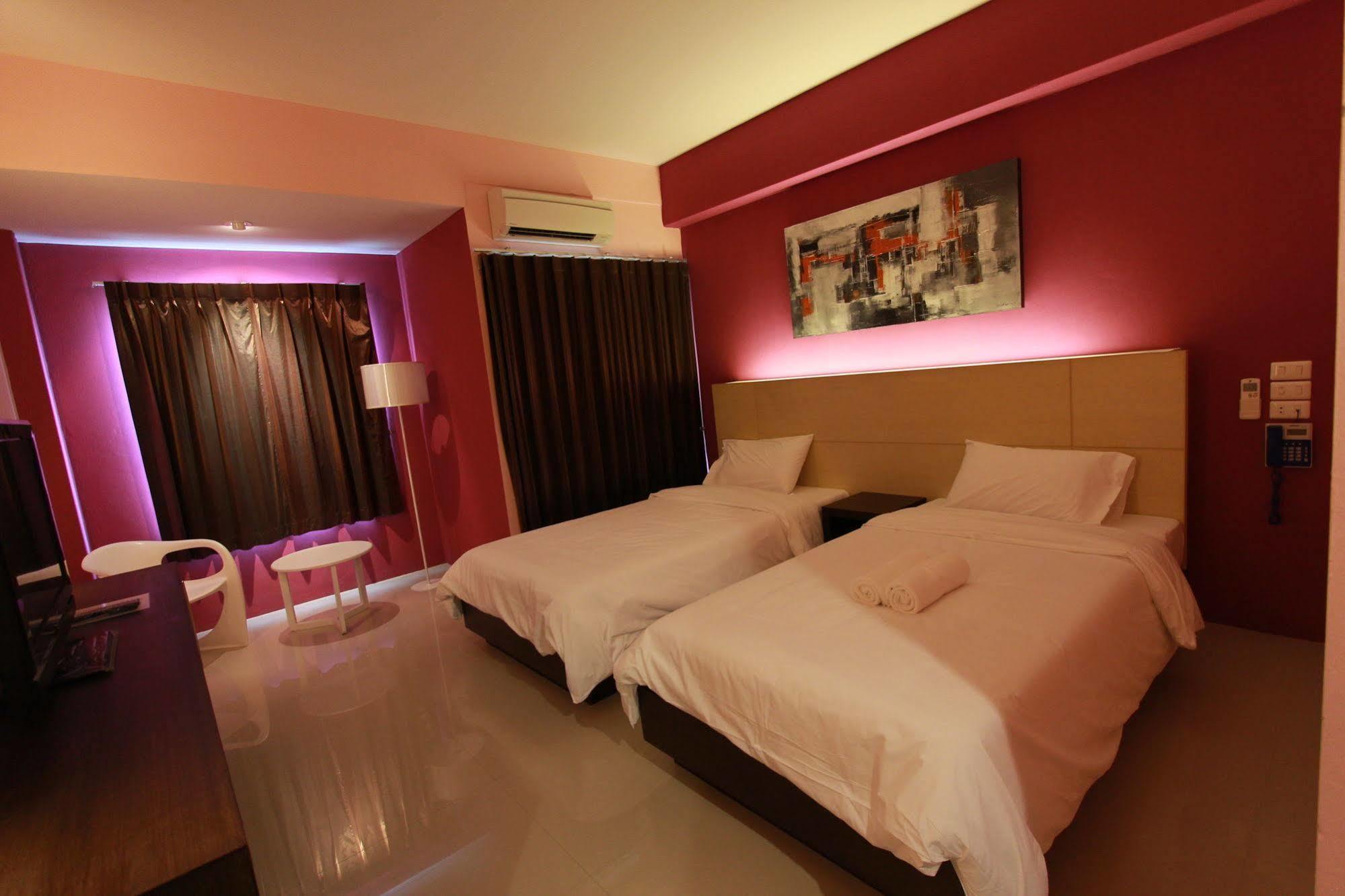 Trendy Hotel Nakhon Pathom Exterior photo