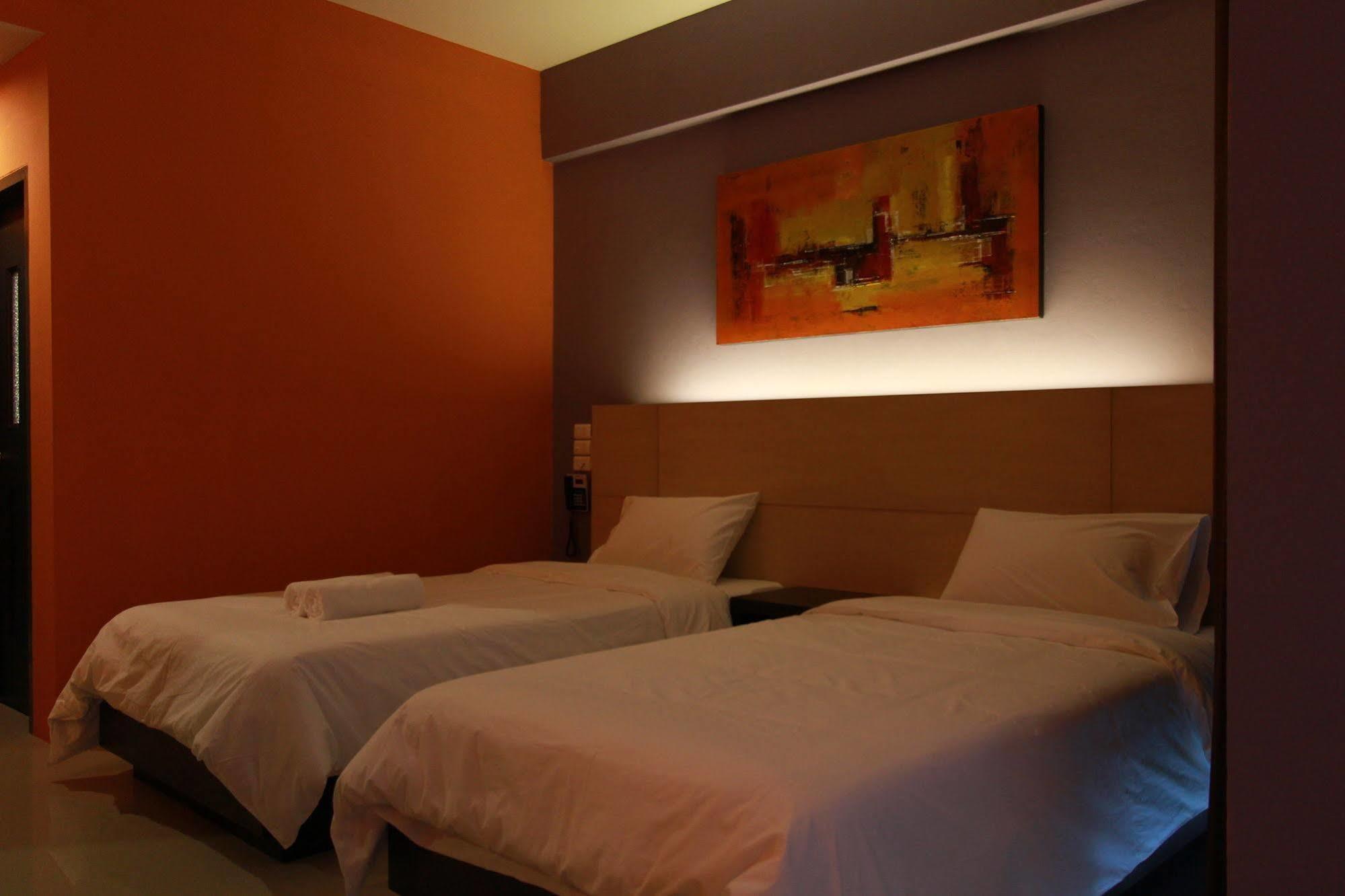 Trendy Hotel Nakhon Pathom Exterior photo