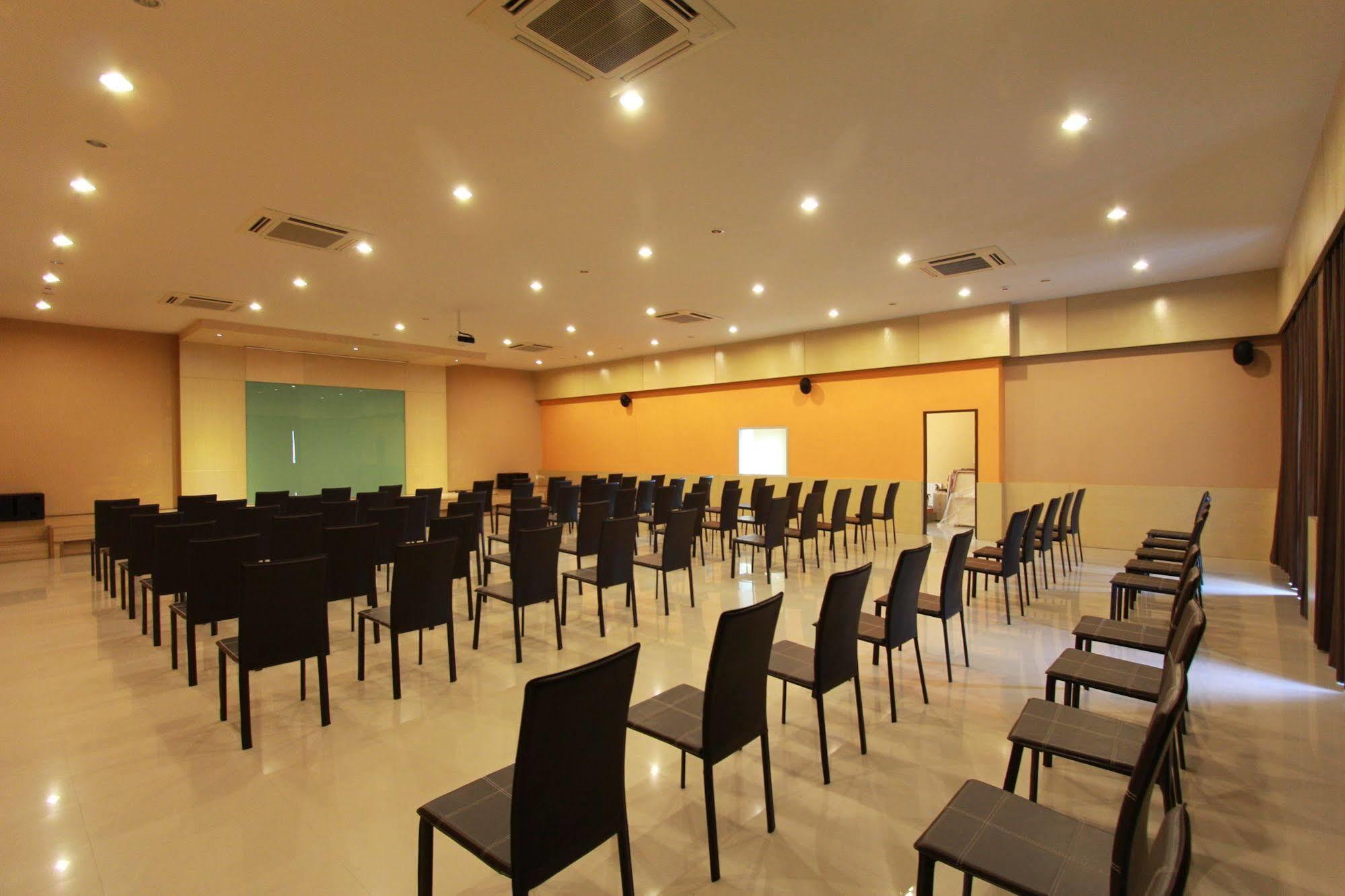 Trendy Hotel Nakhon Pathom Exterior photo